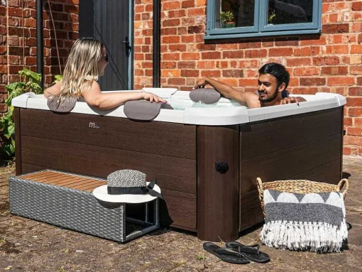 Bruine Halfharde Spa Met 6 Plaatsen Met Accessoires - 120 Stralen - L160 X B160 X H65 Cm - Makemo Van Mspa