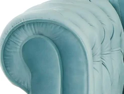 Drie- En Tweezitsbank Van Pastelblauw Velours Chesterfield