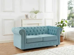 Drie- En Tweezitsbank Van Pastelblauw Velours Chesterfield