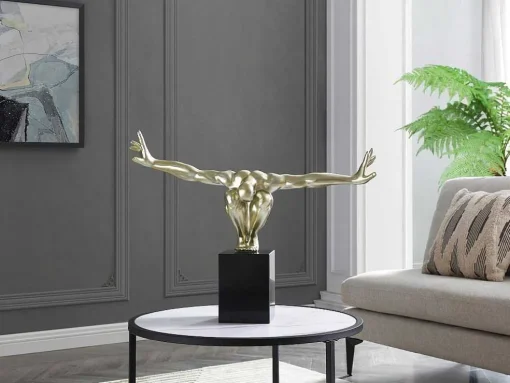 Groot Beeld Soledad Ii Van Hars - L 73 X H 57 Cm - Goud