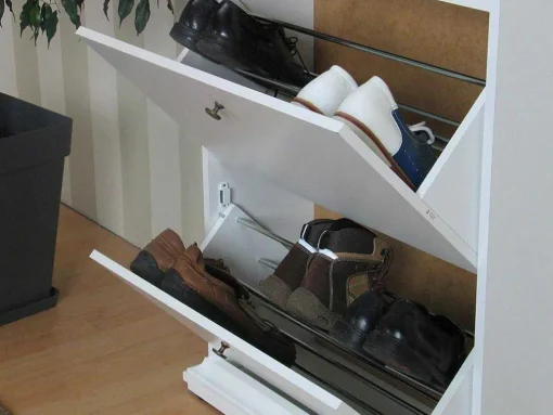 Schoenenkast Wit Venetie Met 3 Kleppen.