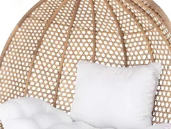 Tweezits Hangstoel Van Beige Gevlochten Hars Met Wit Kussen - Vahina