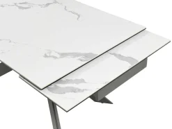 Verlengbare Eettafel 6 Tot 10 Plaatsen Van Keramiek En Metaal - Wit Marmereffect En Antraciet - Corema Van Pascal Morabito